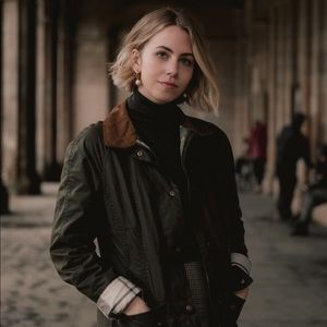 Women’s Barbour Aintree Wax Jacket in Archive Olive w/ Classic Barbour Tartan